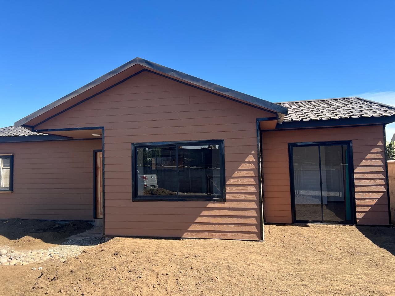 Vista frontal de la casa familiar